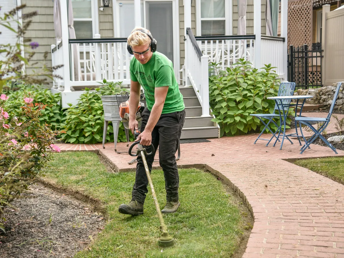 Battery String Trimmer & Brush Cutter